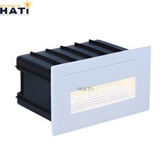 Đèn âm cầu thang Kaelin mang phong cách tối giản, ánh sáng hắt nhẹ tạo hiệu ứng dẫn lối tinh tế, phù hợp lắp đặt cho cầu thang, hành lang hoặc lối đi trong nhà