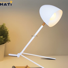 Đèn bàn hiện đại bàn làm việc