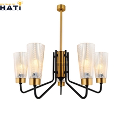 Đèn chùm tân cổ điển Eamy 5 bóng mang phong cách sang trọng, thiết kế tinh tế, phù hợp lắp đặt cho căn hộ chung cư và nhà phố hiện đại.