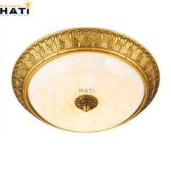 Đèn ốp trần tân cổ điển cao cấp Soren nổi bật với phong cách thanh lịch cùng các đường nét trang trí tinh xảo, phù hợp cho phòng khách, phòng ngủ hoặc biệt thự sang trọng