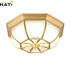 Với chất liệu đồng cao cấp kết hợp thiết kế tinh xảo, đèn ốp trần đồng Bellafonte là lựa chọn lý tưởng cho biệt thự, nhà phố hoặc các công trình mang phong cách tân cổ điển.