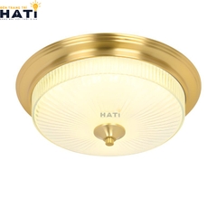 . Với chất liệu đồng cao cấp kết hợp thiết kế tinh xảo, đèn ốp trần đồng Versailles là lựa chọn lý tưởng cho biệt thự, nhà phố hoặc các công trình mang phong cách tân cổ điển.