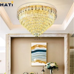 Đèn ốp trần pha lê tròn Bilus là mẫu đèn ốp trần pha lê cao cấp với thiết kế tròn tinh tế, kết hợp các hạt pha lê lấp lánh mang đến vẻ đẹp sang trọng cho không gian nội thất