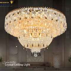 Đèn ốp trần pha lê tròn Ellery là mẫu đèn ốp trần pha lê cao cấp với thiết kế tròn tinh tế, các chi tiết pha lê lấp lánh giúp không gian trở nên sang trọng và nổi bật hơn