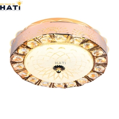 Đèn ốp trần pha lê tròn Fenton là mẫu đèn ốp trần pha lê cao cấp với thiết kế tròn sang trọng, các chi tiết pha lê tinh xảo giúp không gian trở nên lung linh và nổi bật hơn.