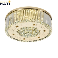 Đèn ốp trần pha lê tròn Nyxen là mẫu đèn ốp trần pha lê cao cấp với thiết kế tròn tinh tế, kết hợp các chi tiết pha lê lấp lánh giúp không gian trở nên sang trọng và nổi bật.
