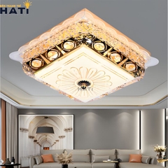 Đèn ốp trần pha lê vuông Kaelis là điểm nhấn hoàn hảo cho không gian nội thất sang trọng, nổi bật với chất liệu pha lê cao cấp tạo hiệu ứng ánh sáng đẹp mắt