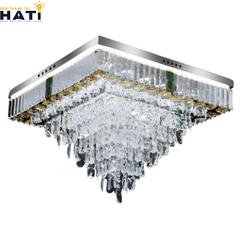 Đèn ốp trần pha lê vuông cao cấp Sylas sở hữu thiết kế hiện đại kết hợp pha lê lấp lánh, mang đến hiệu ứng ánh sáng sang trọng cho phòng khách, phòng ngủ hoặc căn hộ cao cấp.