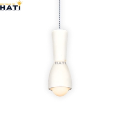 Đèn thả đơn Eirvale tạo điểm nhấn trang trí hài hòa cho nội thất gỗ tự nhiên, tone trắng – be – xám và không gian sống tối giản hiện đại.