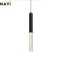 Thiết kế basic nhưng vẫn nổi bật, đèn thả đơn Norvella giúp tạo điểm nhấn ánh sáng nhẹ nhàng cho nhà phố, studio và showroom sang trọng.
