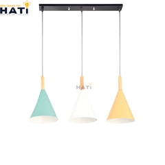 Đèn thả ngang Luxenelle phù hợp lắp đặt trên bàn ăn dài hoặc quầy đảo bếp, giúp ánh sáng phân bổ hài hòa và tôn lên vẻ đẹp nội thất.