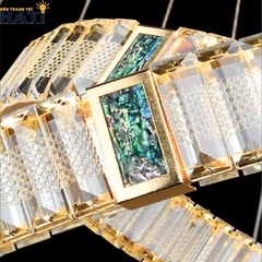 Đèn thả pha lê Alaric hiện đại kết hợp thiết kế tinh xảo và ánh sáng lung linh, giúp không gian sống trở nên đẳng cấp và cuốn hút hơn