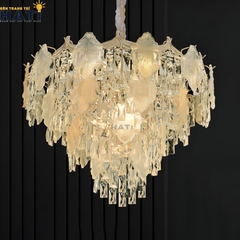 Đèn thả pha lê Avellisse mang phong cách hiện đại tinh tế, kết hợp pha lê cao cấp giúp không gian phòng khách, bàn ăn hoặc khu vực sảnh trở nên nổi bật và đẳng cấp.