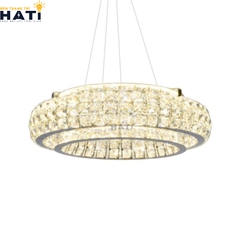 Với thiết kế 1 tầng gọn gàng cùng hiệu ứng ánh sáng lung linh, đèn thả pha lê Becine 1 tầng giúp không gian căn hộ, nhà phố trở nên đẳng cấp và nổi bật hơn. ✨