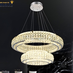 Đèn thả pha lê Becine 2 tầng sở hữu kiểu dáng sang trọng cùng hiệu ứng ánh sáng lấp lánh, phù hợp trang trí phòng khách, bàn ăn hoặc khu vực sảnh rộng.