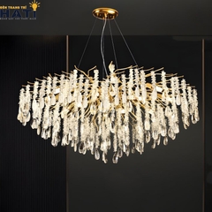 Đèn thả pha lê Bewin mang phong cách thanh lịch kết hợp pha lê cao cấp, giúp không gian phòng khách, bàn ăn hoặc khu vực sảnh trở nên nổi bật và đẳng cấp.