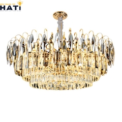 Đèn thả pha lê Bines sở hữu phong cách hiện đại thanh lịch, kết hợp pha lê cao cấp giúp không gian phòng khách, bàn ăn hoặc khu vực sảnh trở nên nổi bật và đẳng cấp