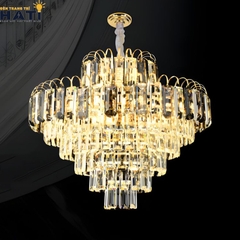 Đèn thả pha lê Kyser mang phong cách hiện đại tinh tế, kết hợp pha lê cao cấp giúp không gian phòng khách, bàn ăn hoặc khu vực sảnh trở nên sang trọng và thu hút