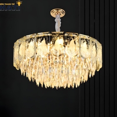 Đèn thả pha lê Mirenza sở hữu phong cách hiện đại tinh tế, kết hợp pha lê cao cấp giúp không gian phòng khách, bàn ăn hoặc khu vực sảnh trở nên nổi bật và đẳng cấp.