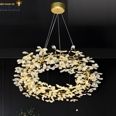 Đèn thả pha lê Zayvion cao cấp với các chi tiết pha lê lấp lánh, phù hợp trang trí phòng khách, bàn ăn hoặc không gian sang trọng