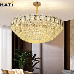 Với thiết kế sang trọng cùng các dải pha lê phản chiếu ánh sáng lung linh, đèn thả pha lê Zephyrella tạo điểm nhấn ánh sáng ấn tượng cho căn hộ, nhà phố và biệt thự hiện đại.