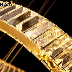 Với kiểu dáng thanh thoát và ánh sáng ấn tượng, đèn thả thông tầng Arvino phù hợp lắp đặt trong nhà phố, biệt thự hoặc các công trình kiến trúc sang trọng.