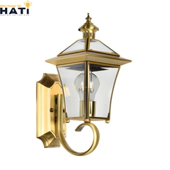 Đèn tường đồng ngoài trời Alarion – Giải pháp chiếu sáng ngoại thất bền bỉ và sang trọng, mang đến ánh sáng ấm áp, giúp không gian luôn nổi bật và an toàn vào ban đêm