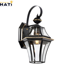 Đèn tường đồng ngoài trời Evander màu đen – Giải pháp chiếu sáng ngoại thất sang trọng, mang đến ánh sáng ấm áp, giúp không gian cổng, sân vườn trở nên nổi bật và an toàn vào ban đêm.