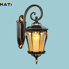 Đèn tường ngoài trời cổ điển Ardynel màu đen sở hữu thiết kế mạnh mẽ, sang trọng, phù hợp lắp đặt tại cổng, ban công, sân vườn và tường rào.