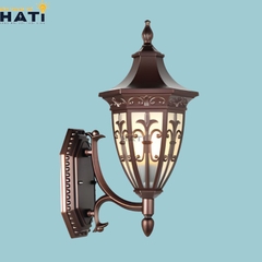 Đèn tường ngoài trời cổ điển Vesper sở hữu thiết kế tinh tế, phù hợp lắp đặt tại cổng, tường rào, ban công và khu vực sân vườn