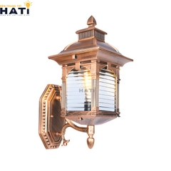 Đèn tường ngoài trời cổ điển Zarek nổi bật với thiết kế tinh xảo, phù hợp lắp đặt tại cổng, ban công, sân vườn và khu vực tường rào