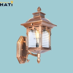 Đèn tường ngoài trời cổ điển Zarek nổi bật với thiết kế tinh xảo, phù hợp lắp đặt tại cổng, ban công, sân vườn và khu vực tường rào