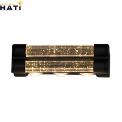 Mẫu đèn tường ngoài trời Abner 6 bóng phong cách hiện đại, ánh sáng phân bổ đều, giúp không gian ngoại thất trở nên sang trọng và đảm bảo an toàn khi sử dụng ban đêm.