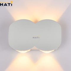 Đèn tường ngoài trời hiện đại Cirex màu trắng 4 bóng sở hữu thiết kế tinh tế, hiện đại, phù hợp chiếu sáng mặt tiền, ban công và không gian sân vườn