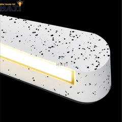 Đèn tường ngoài trời hiện đại Delyx sở hữu thiết kế hiện đại, tinh tế, phù hợp chiếu sáng mặt tiền, ban công và lối đi ngoài trời.