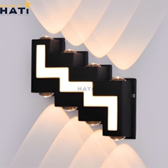 Đèn tường ngoài trời hiện đại Hyrion sở hữu thiết kế hiện đại, tinh tế, phù hợp chiếu sáng mặt tiền, ban công và lối đi ngoài trời