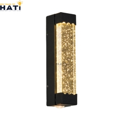 Đèn tường ngoài trời hiện đại Syrex thiết kế hiện đại, chống nước tốt, phù hợp lắp đặt tại mặt tiền, ban công và khu vực sân vườn.