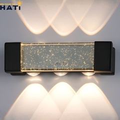 Đèn tường ngoài trời hiện đại Tyrex 6 bóng thiết kế mạnh mẽ, chiếu sáng rộng, phù hợp lắp đặt tại mặt tiền, cổng nhà và khu vực sân vườn lớn