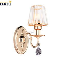 Đèn tường pha lê Heston thiết kế sang trọng với pha lê cao cấp, phù hợp lắp đặt tại phòng khách, sảnh, ban công và các không gian ngoại thất tinh tế.