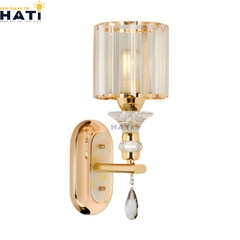 Đèn tường pha lê Hollis màu vàng thiết kế sang trọng với chất liệu pha lê cao cấp, phù hợp lắp đặt tại phòng khách, sảnh và không gian nội thất đẳng cấp.