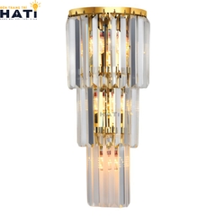Đèn tường pha lê Magnus nổi bật với thiết kế tinh xảo, mang đến ánh sáng lung linh giúp không gian trở nên sang trọng và ấn tượng