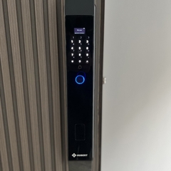 Khóa vân tay Hubert cửa gỗ CG25 BLACK