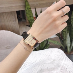 Đồng hồ Anne Klein