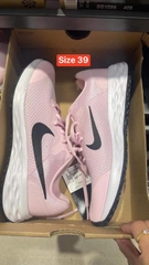 Nike Revolution 6