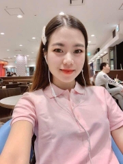 Áo Uniqlo Hồng