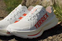 Giày adidas Terrex Agravic Speed Ultra ‘Cloud White Impact Orange’