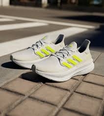 adidas Giày Ultraboost 5