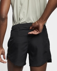 Quần short chạy Nike đen
