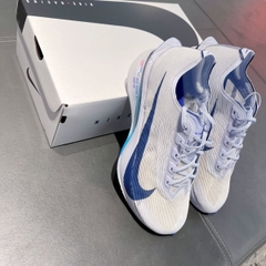 Nike ZoomX Vaporfly Next% 4 nam
