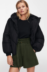 Quần short Zara xanh rêu
